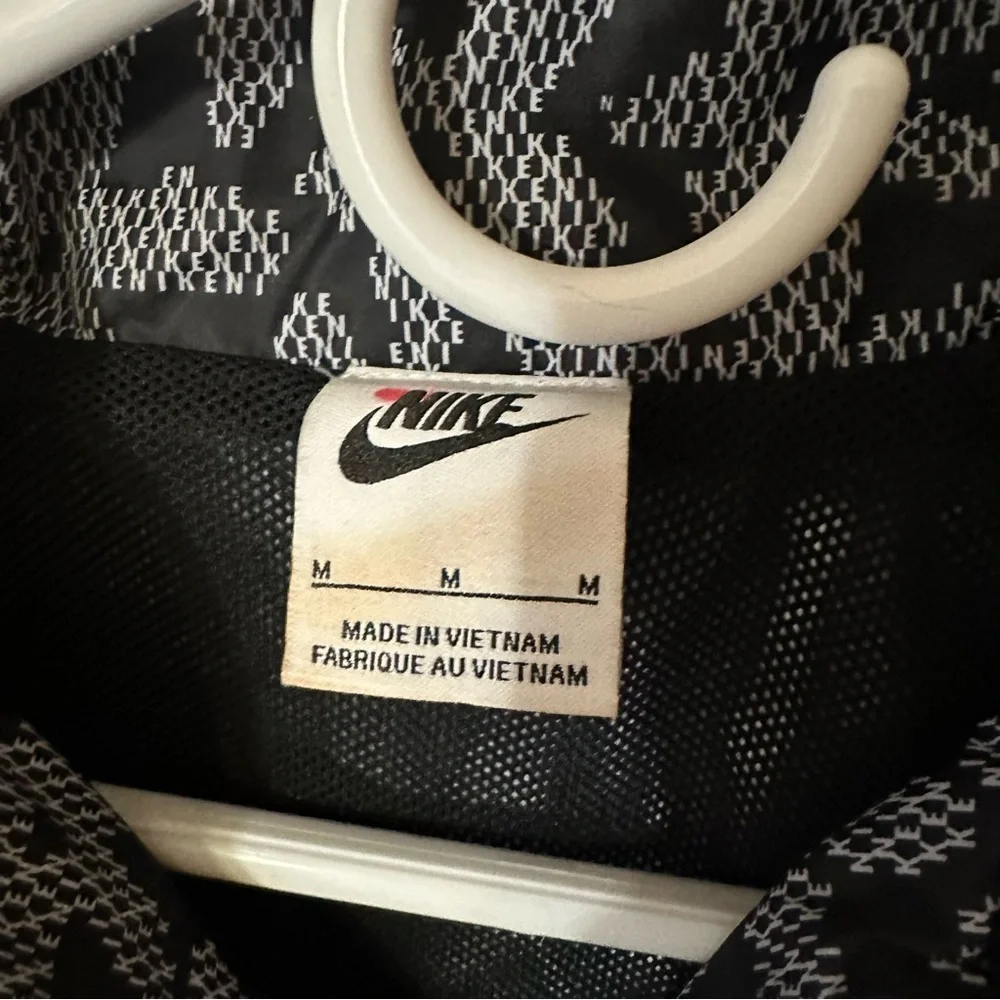 Nike Sportswear AOP Sport Daisy Black White Jacket Women’s Size Medium